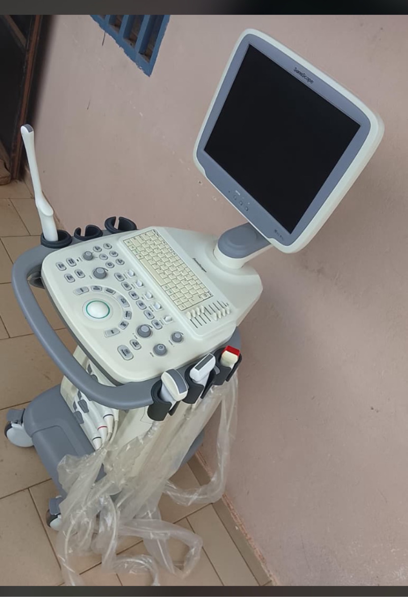 Appareil à échographie à 4 sondes