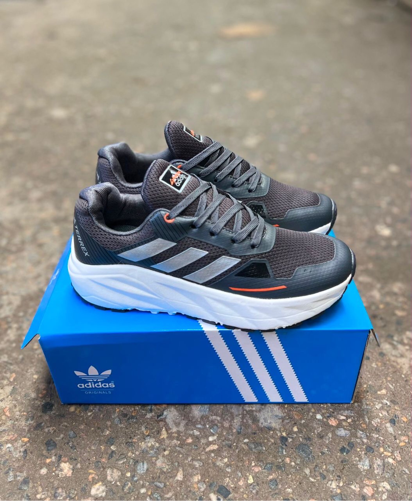 Adidas /// - 2