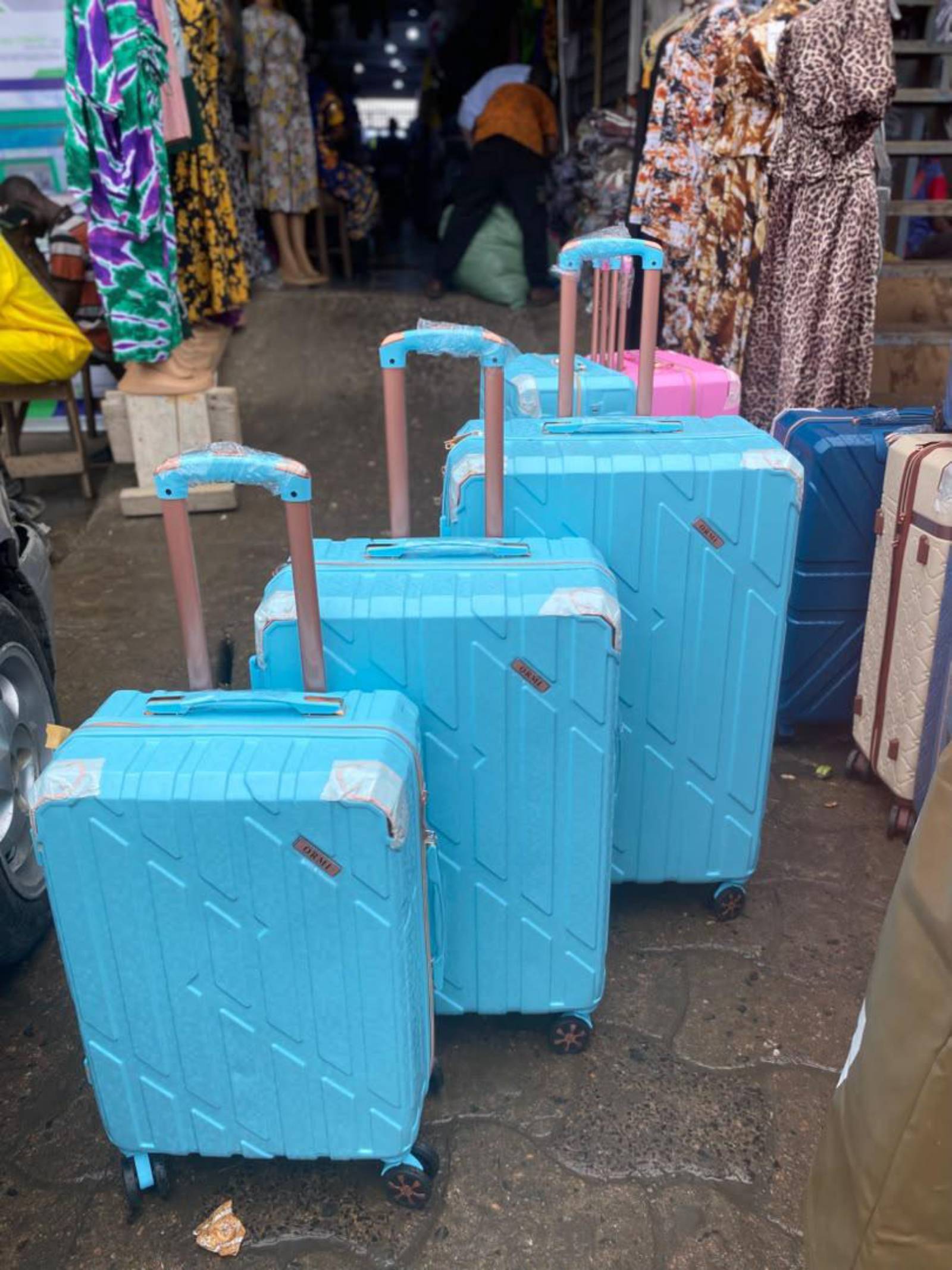 Ensemble valise 3 en 1 rigide disponible,interessé ib:640132632 Douala🇨🇲🇨🇲 - 2