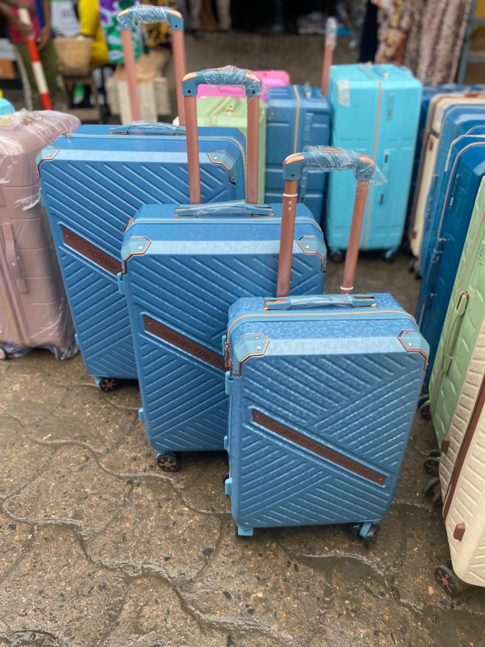 Ensemble valise 3 en 1 rigide disponible,interessé ib:640132632 Douala🇨🇲🇨🇲 - 4