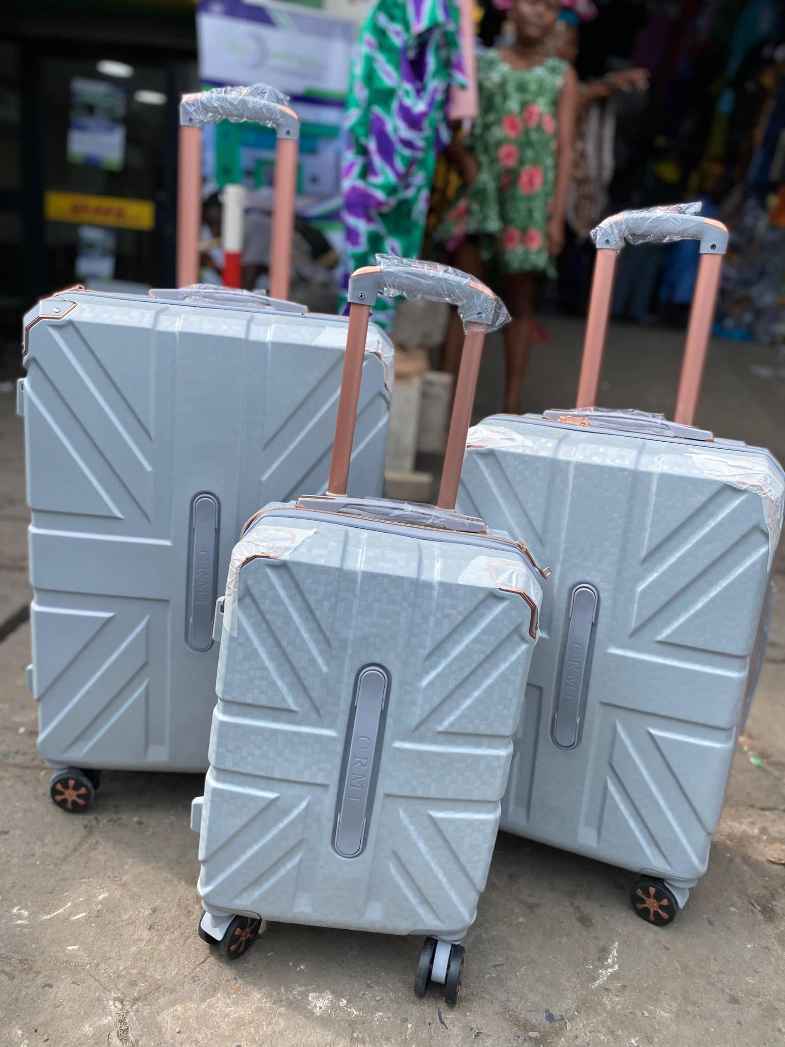 Ensemble valise 3 en 1 rigide disponible,interessé ib:640132632 Douala🇨🇲🇨🇲 - 6