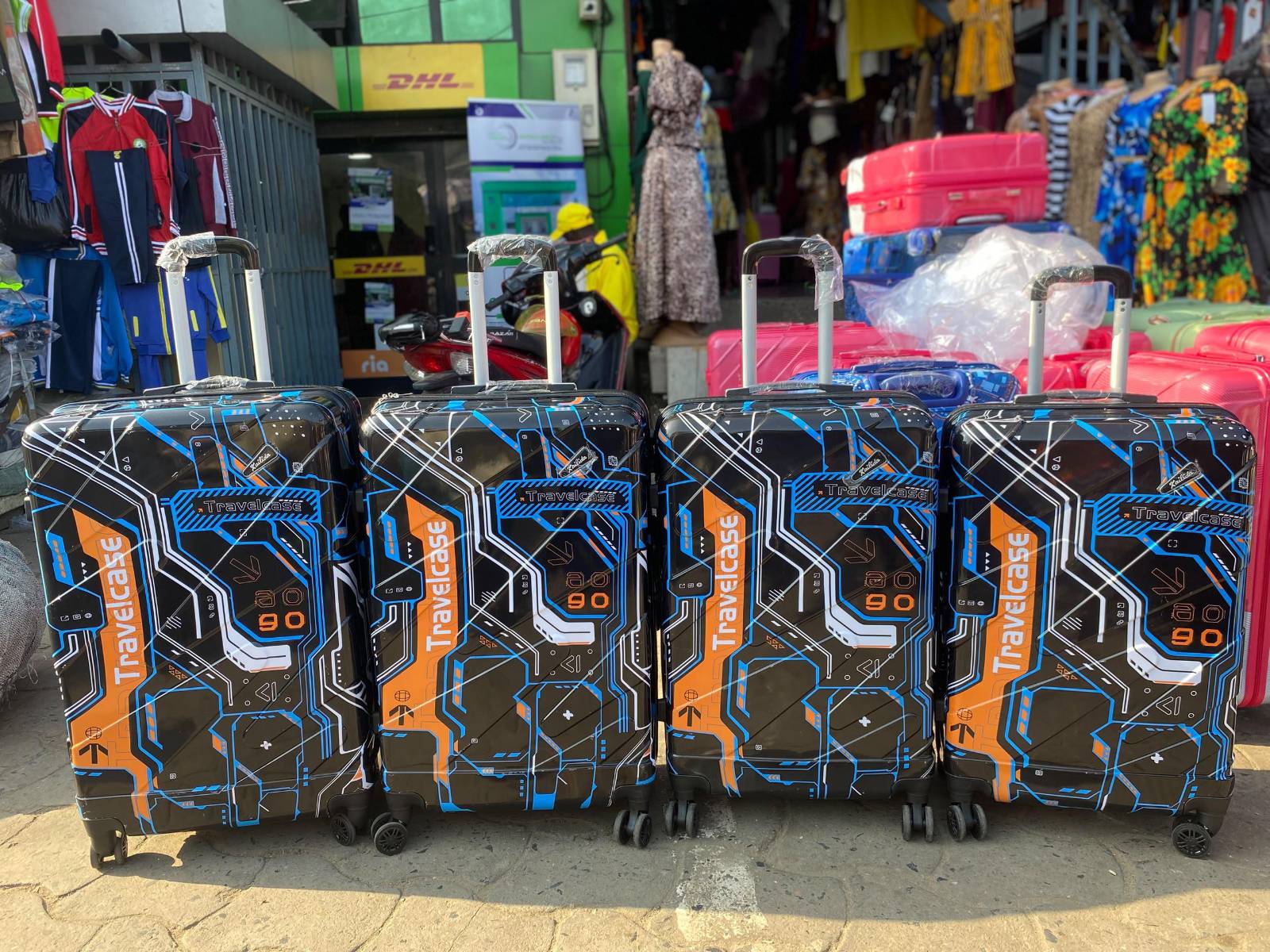 Ensemble valise rigide de qualité premium disponible,intéressé ib:640132632 Douala🇨🇲 - 6