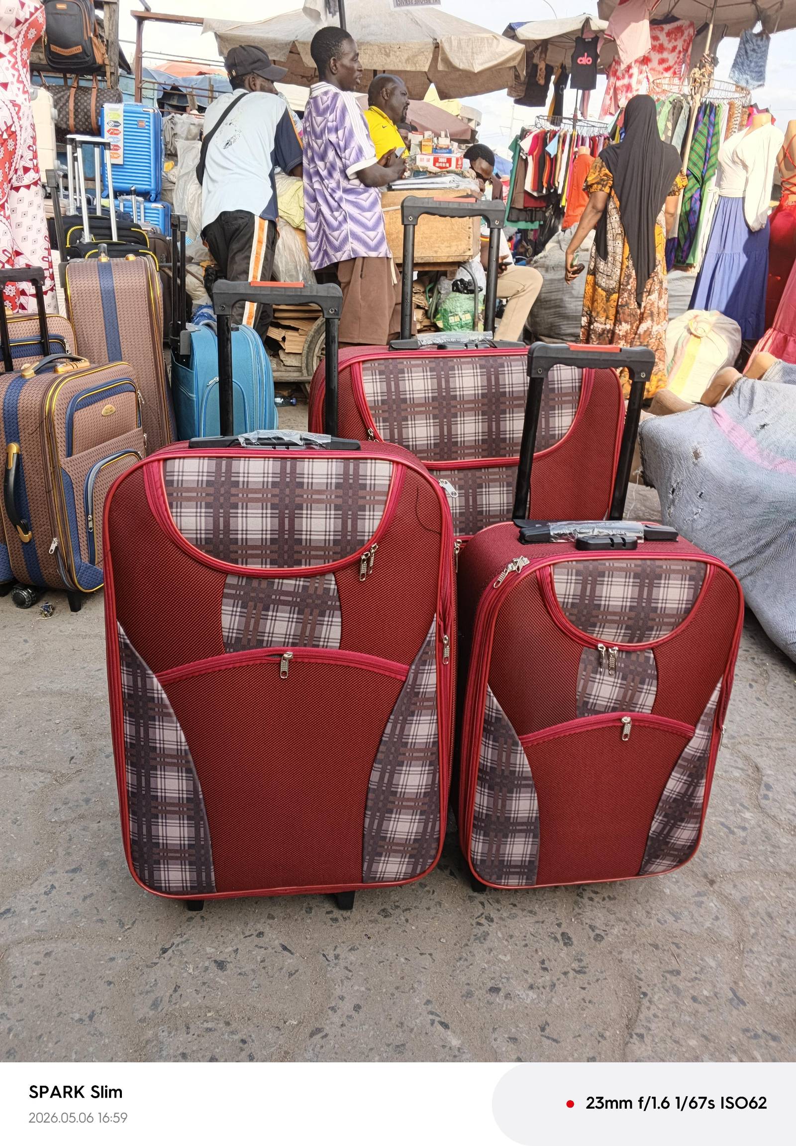 Ensemble de valise 3 en 1 tissu disponible,interessé ib:640132632 Douala🇨🇲 - 5
