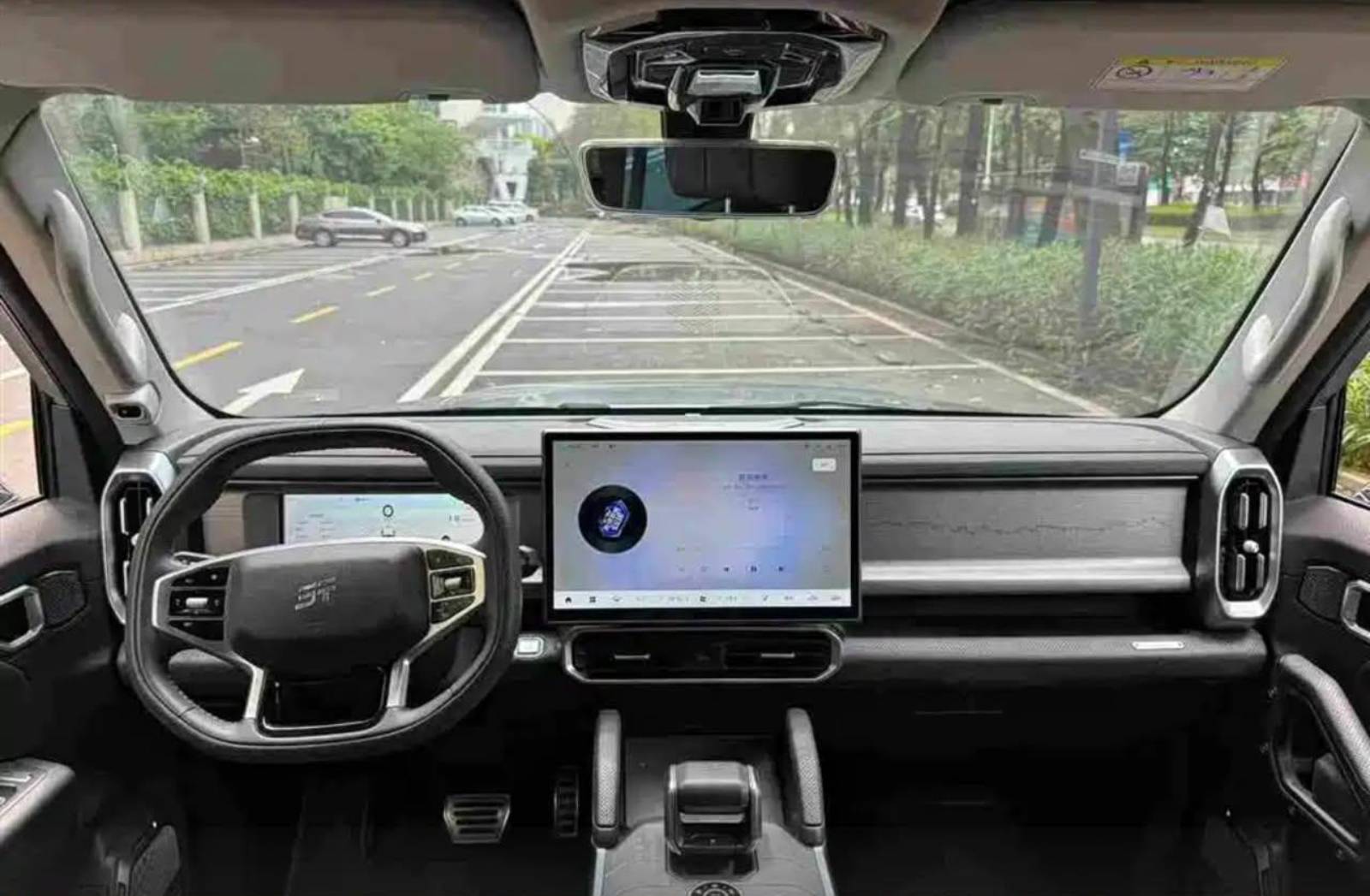 Jetour Traveller - 7
