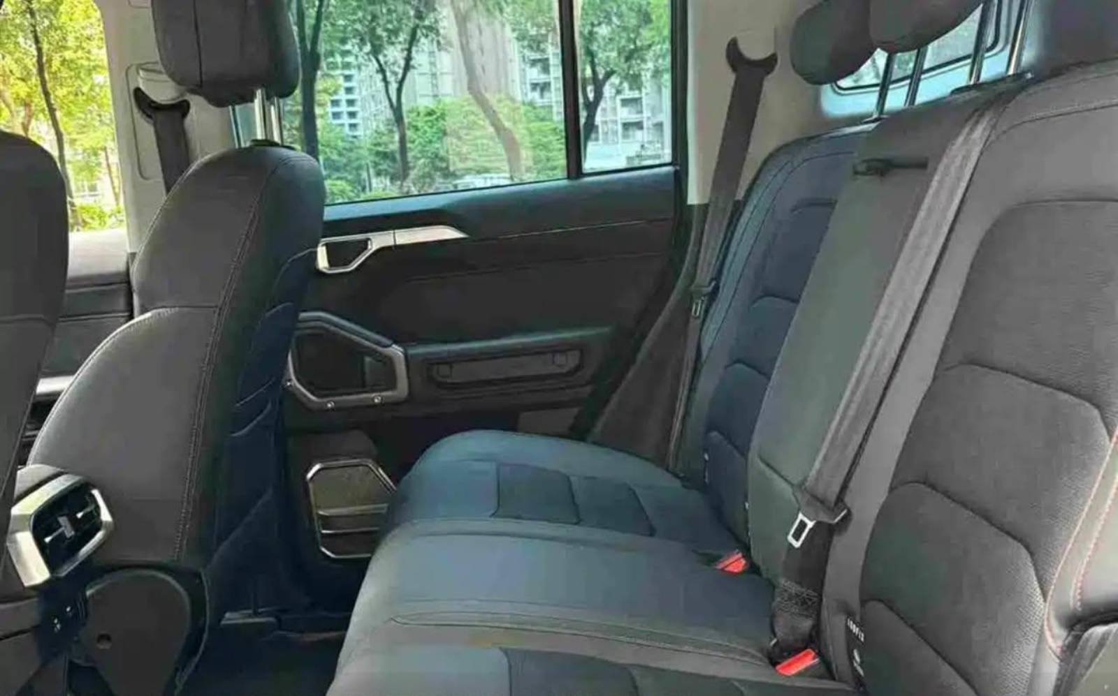 Jetour Traveller - 8