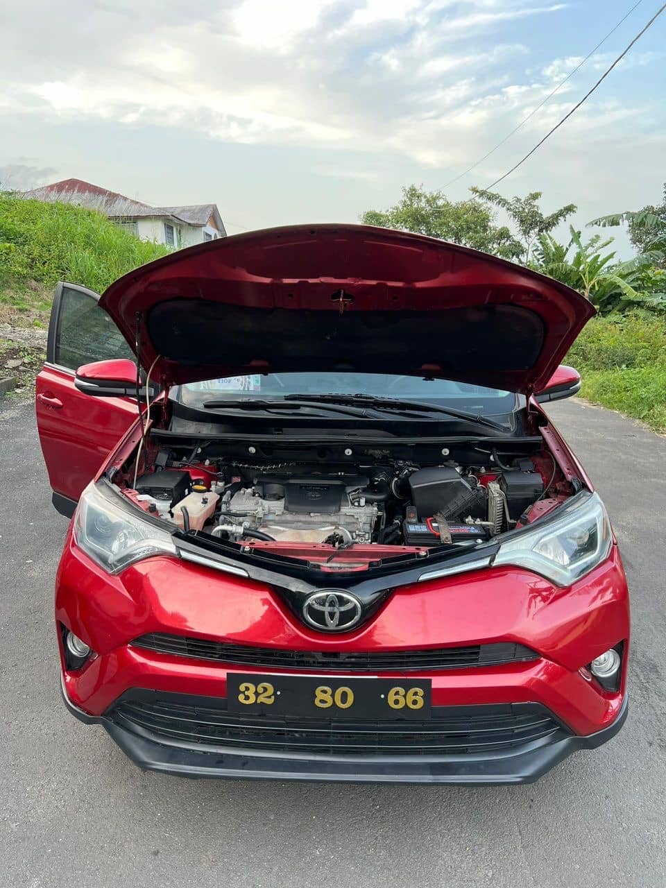 2017 Toyota RAV4 LE - 4