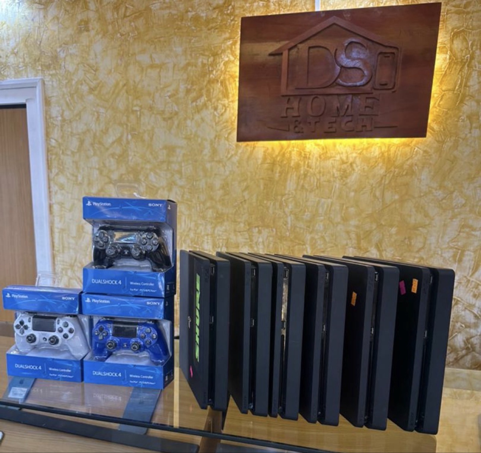 PS4 slim 500g et 1 téra