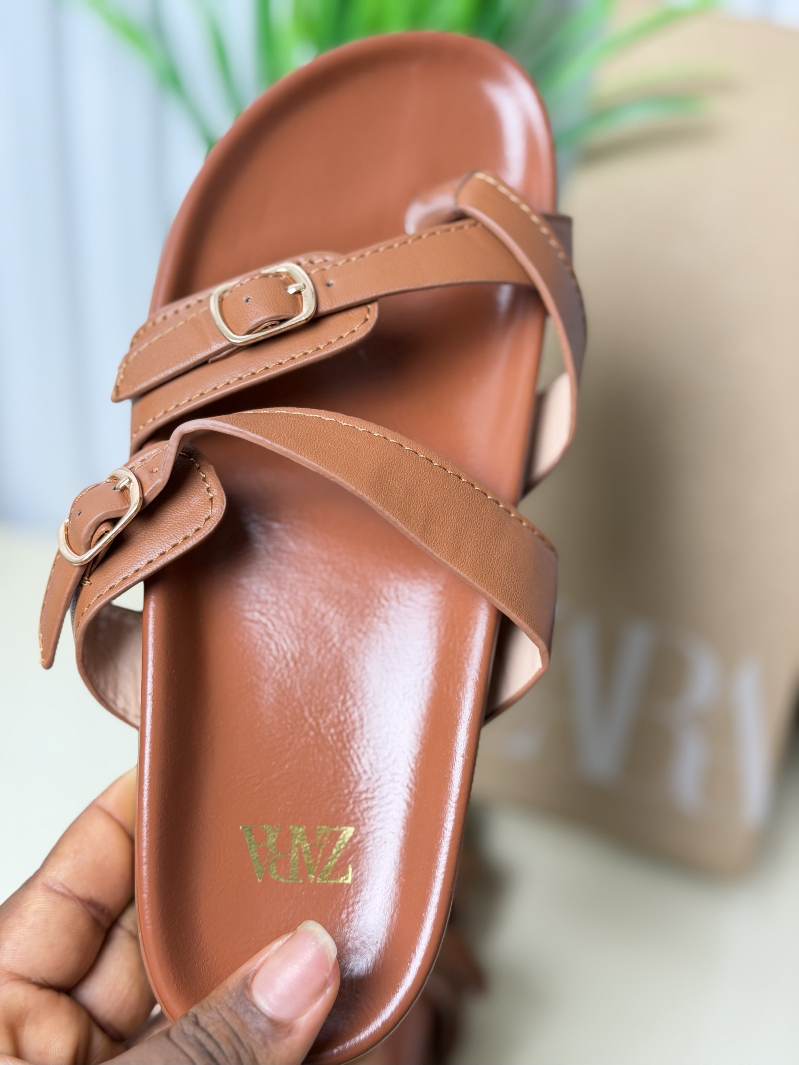 Zara Slides - 2