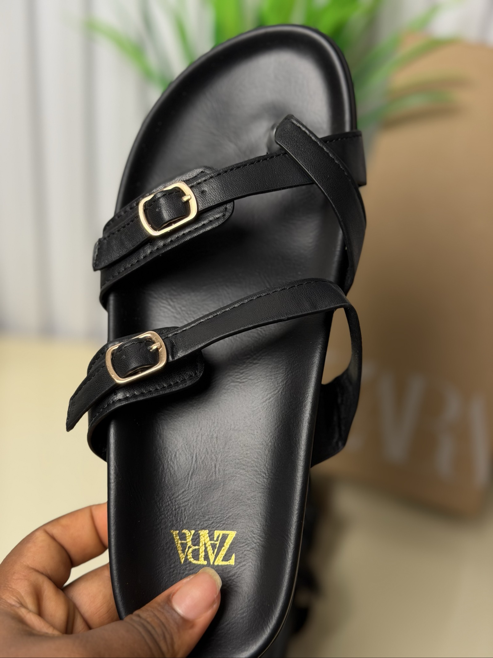 Zara Slides