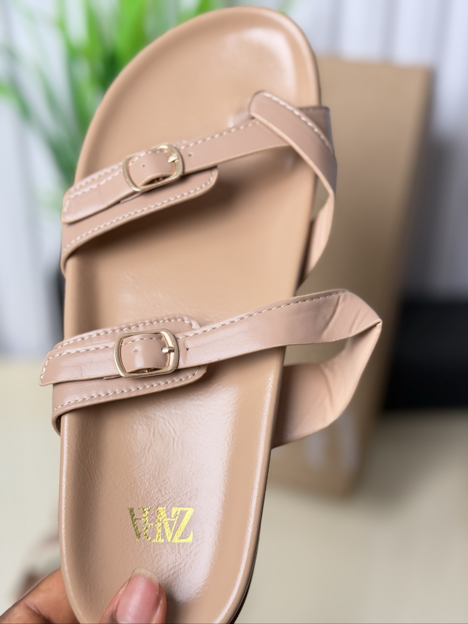 Zara Slides - 4