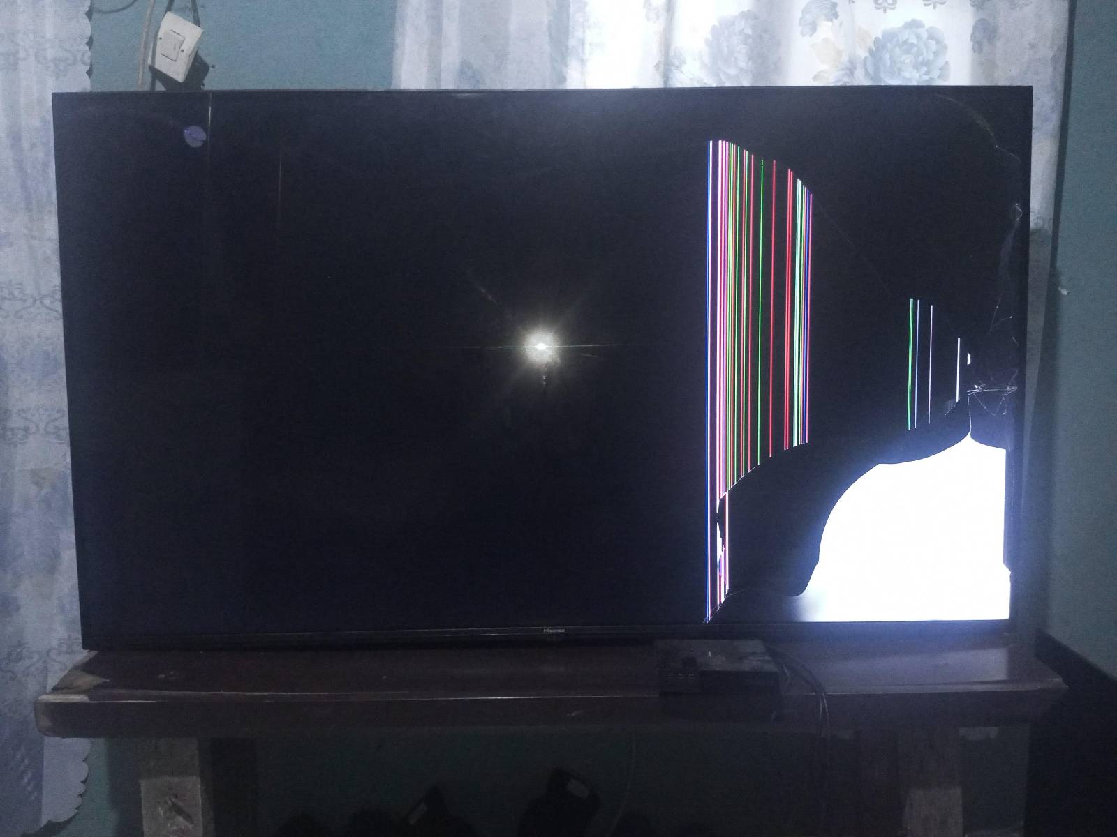 Smart TV UHD 4k Hisense 55" afficheur endommagé - 3