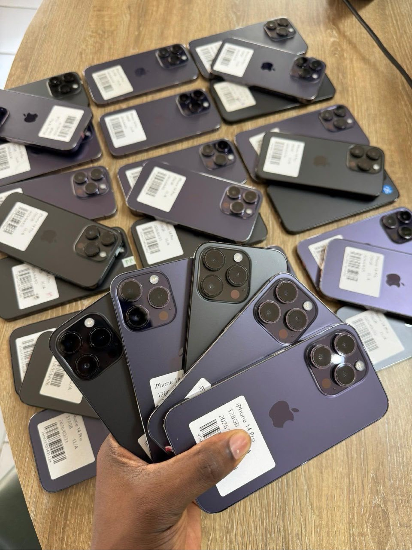 TOUT VOS IPHONE SONT DISPONIBLES CHEZ MRPHONE237 AU PRIX IMBATTABLE - 2