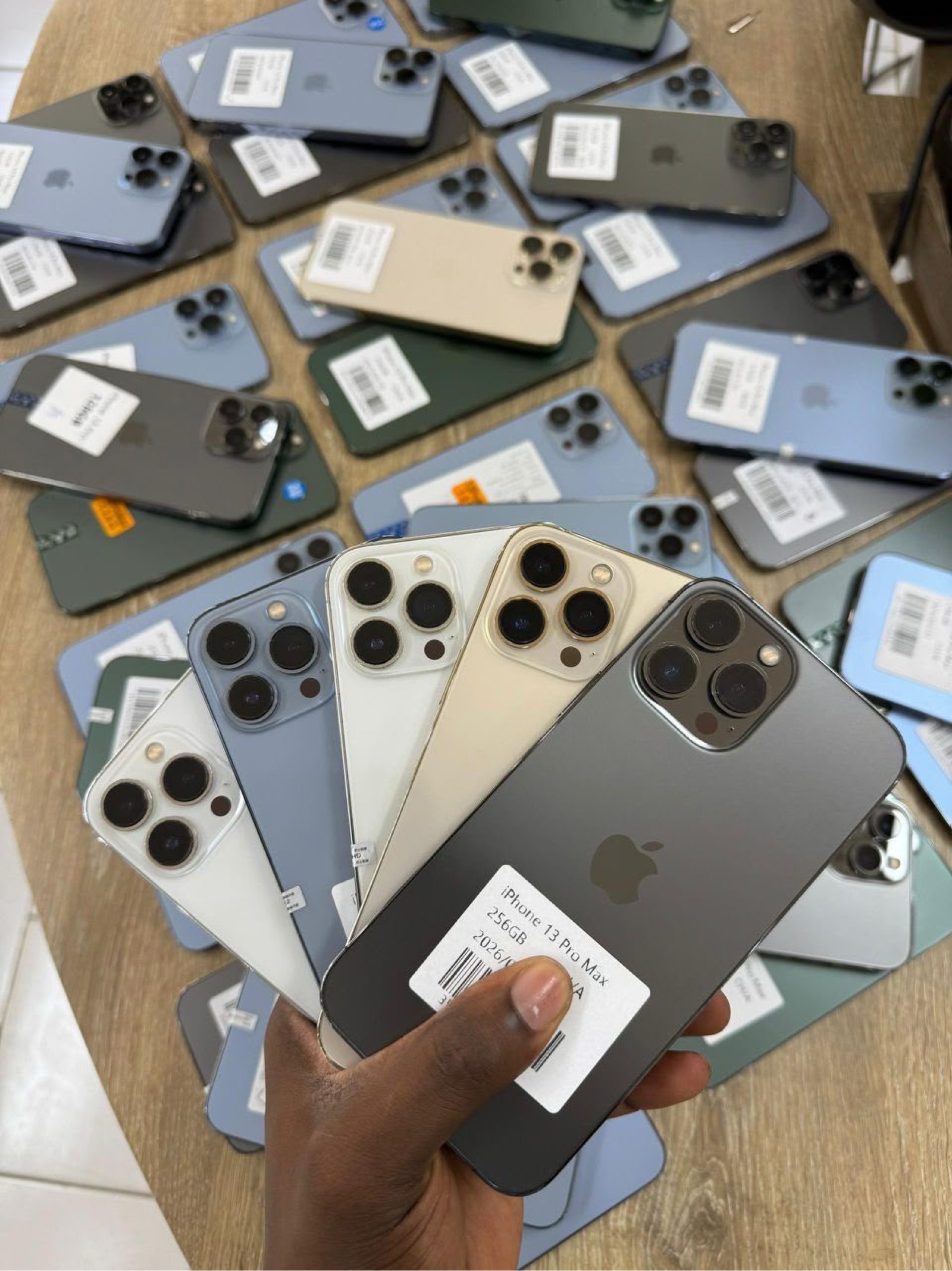 TOUT VOS IPHONE SONT DISPONIBLES CHEZ MRPHONE237 AU PRIX IMBATTABLE - 4