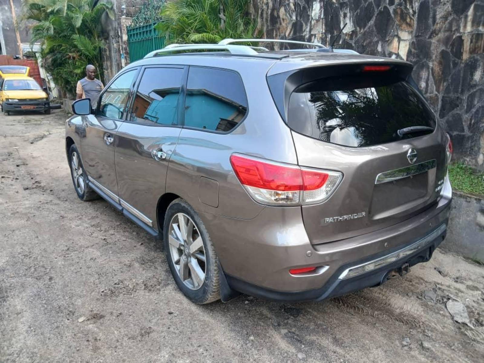 Nissan Pathfinder 2014 Platinum 4WD - 2