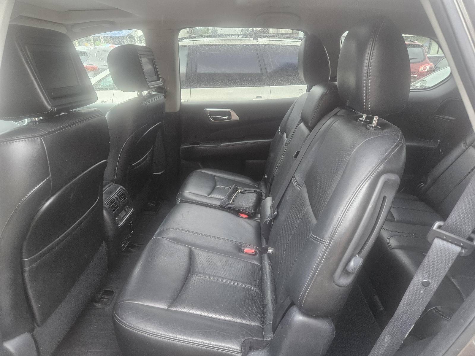 Nissan Pathfinder 2014 Platinum 4WD - 7