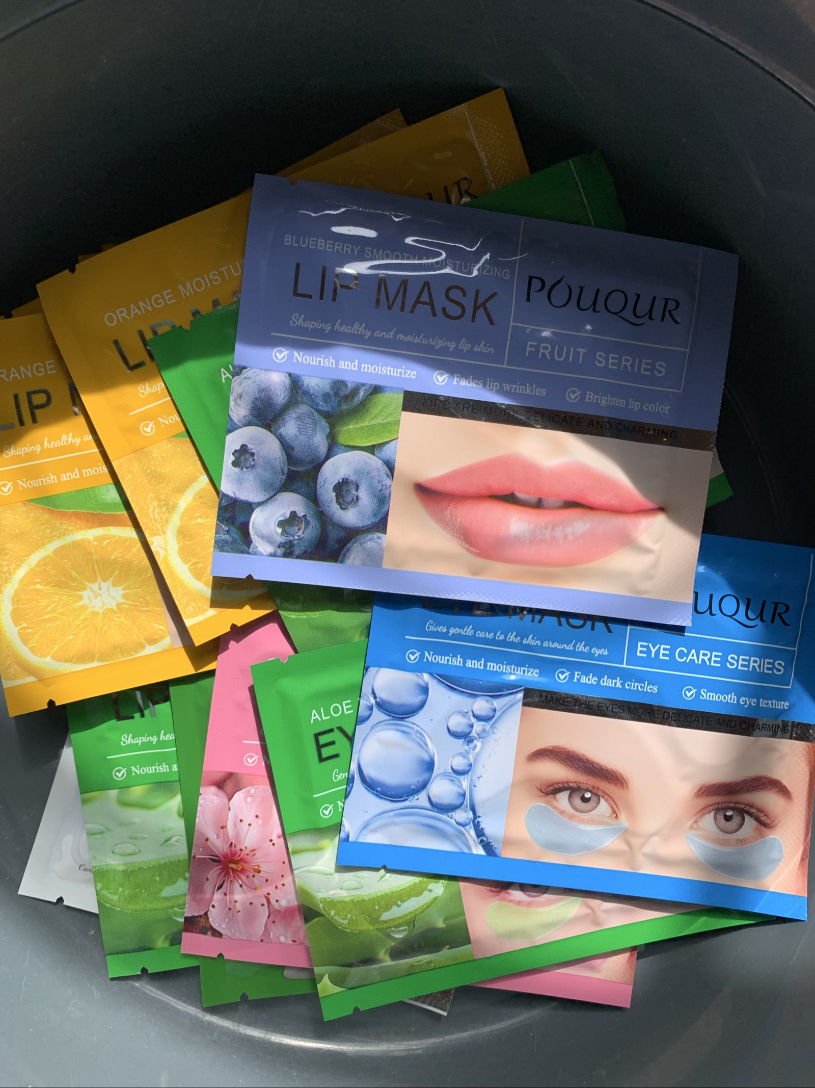 Masques à lèvres , masques anticernes