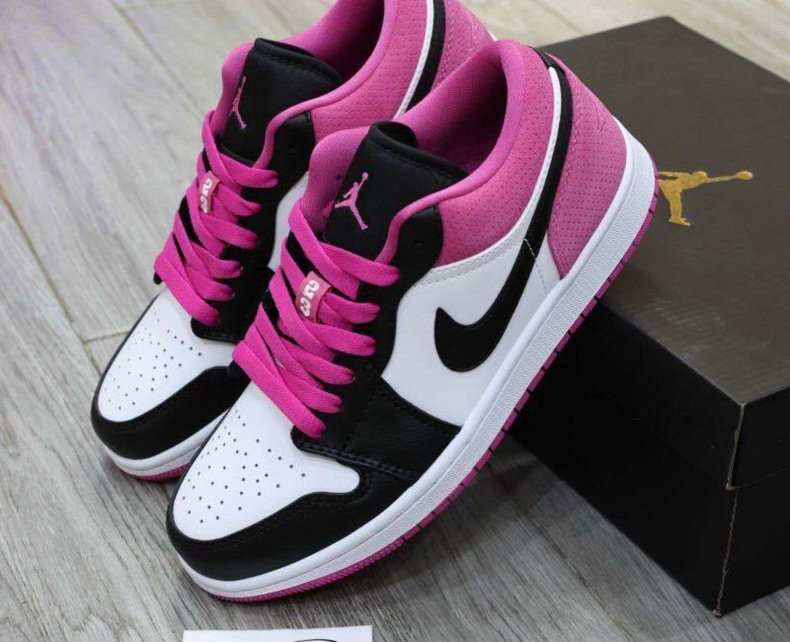 Nike - 8