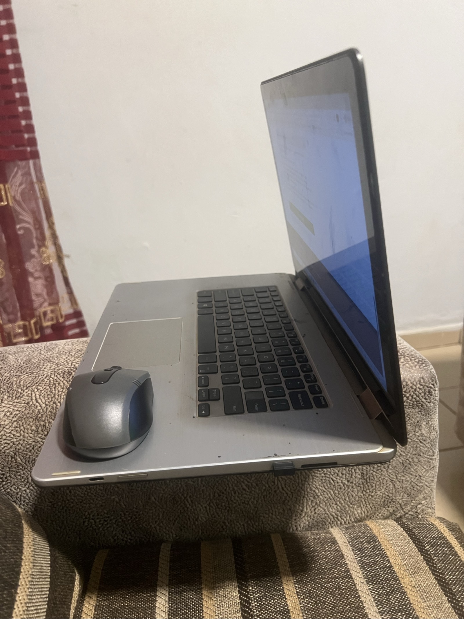 Dell Inspiron laptop, touchscreen - 6