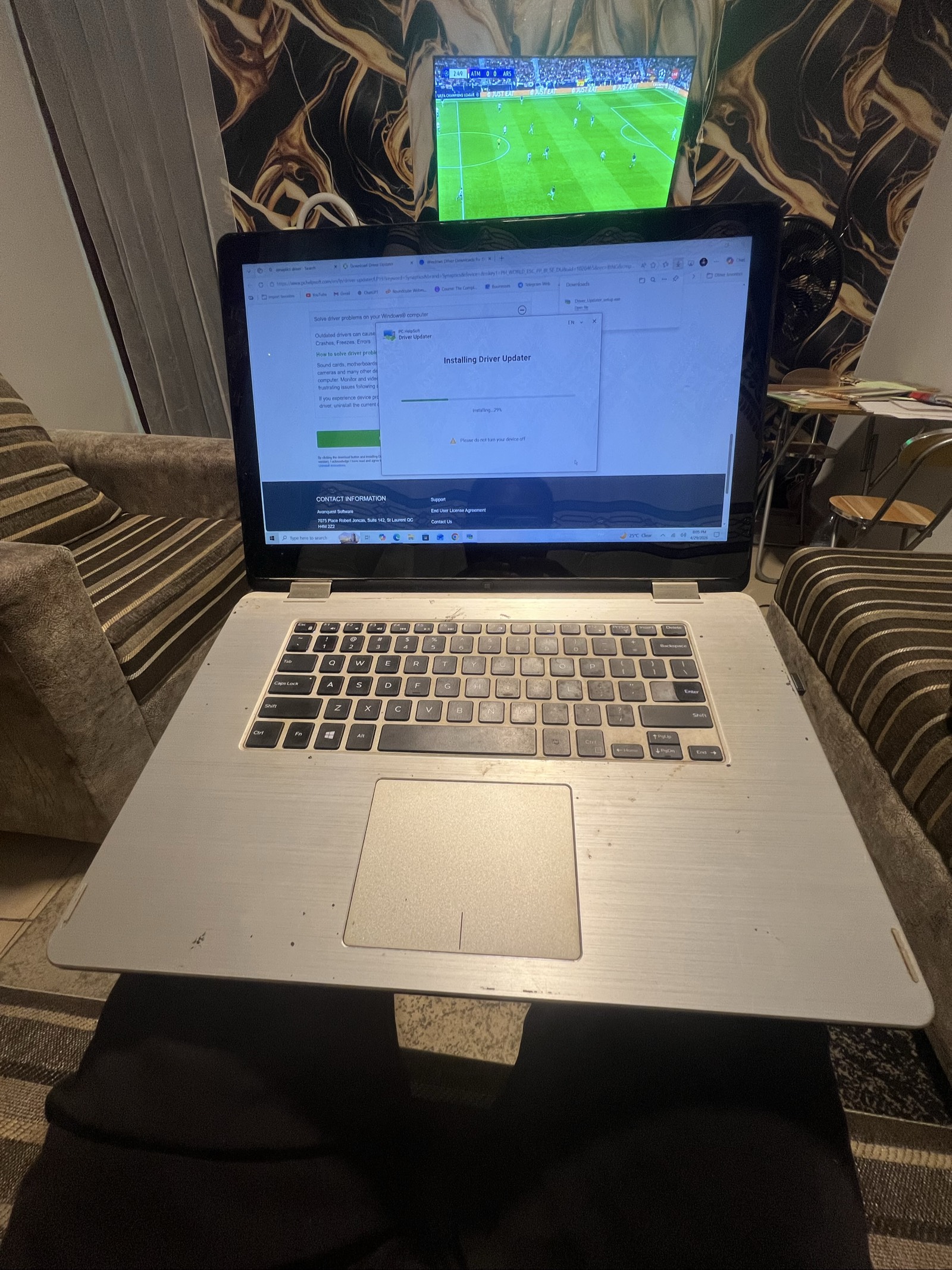 Dell Inspiron laptop, touchscreen - 9