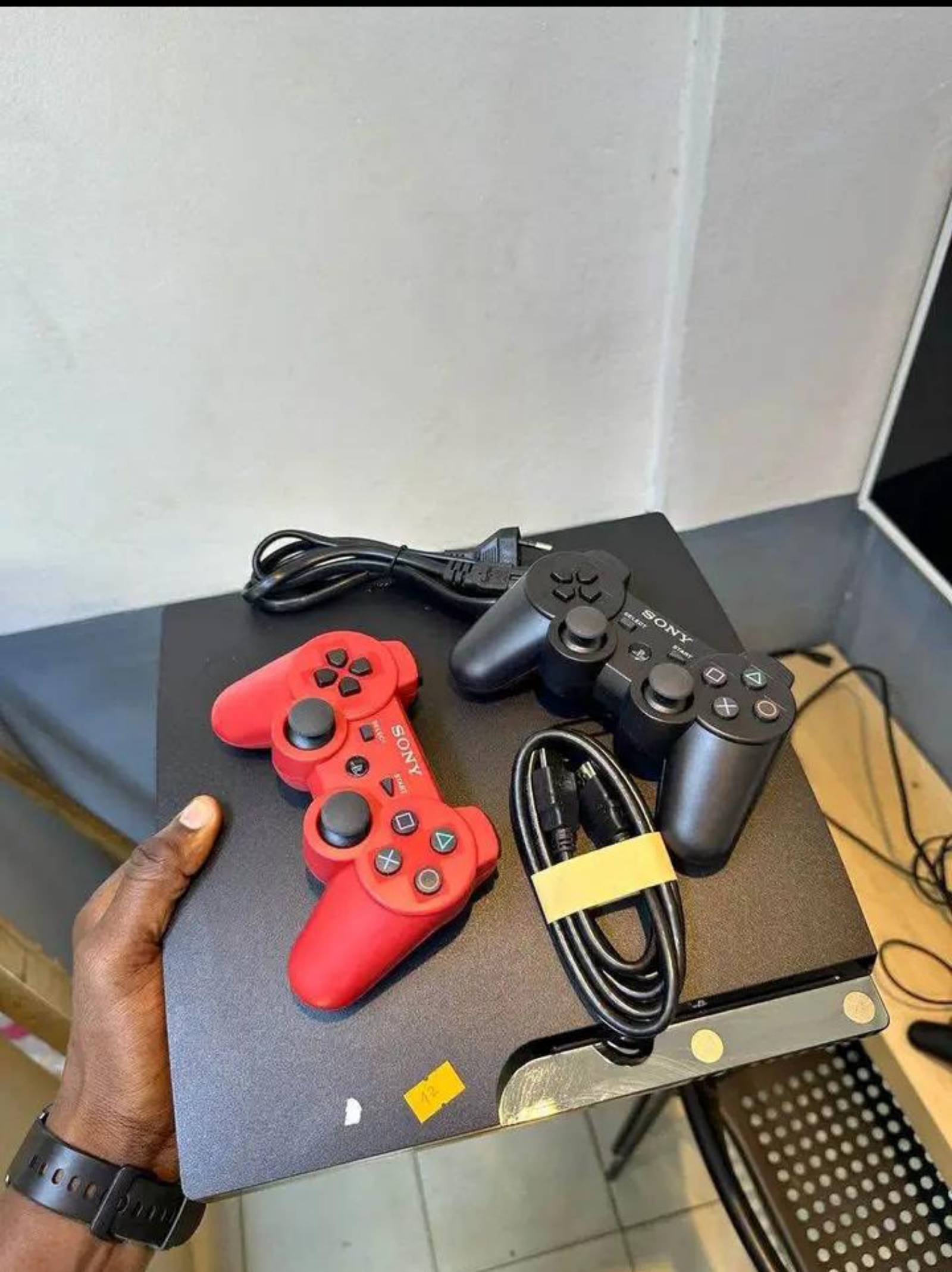 PlayStation 3 slim disponible facture et garantie