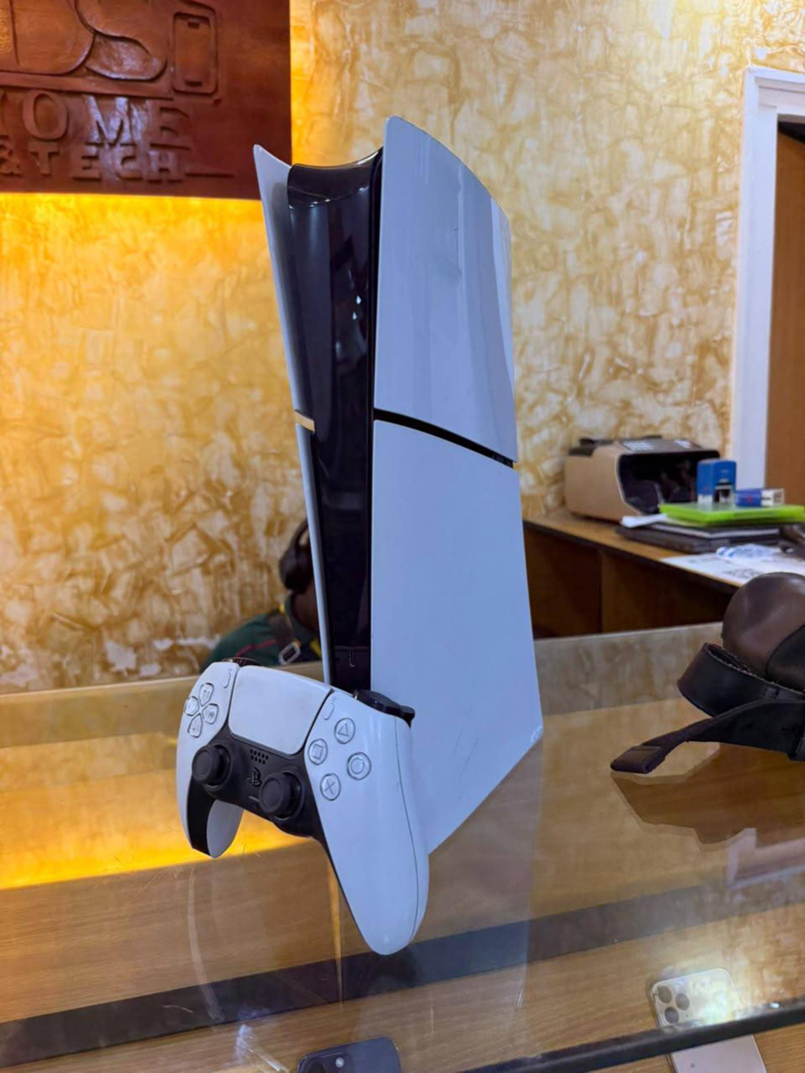 PlayStation 5 slim - 2