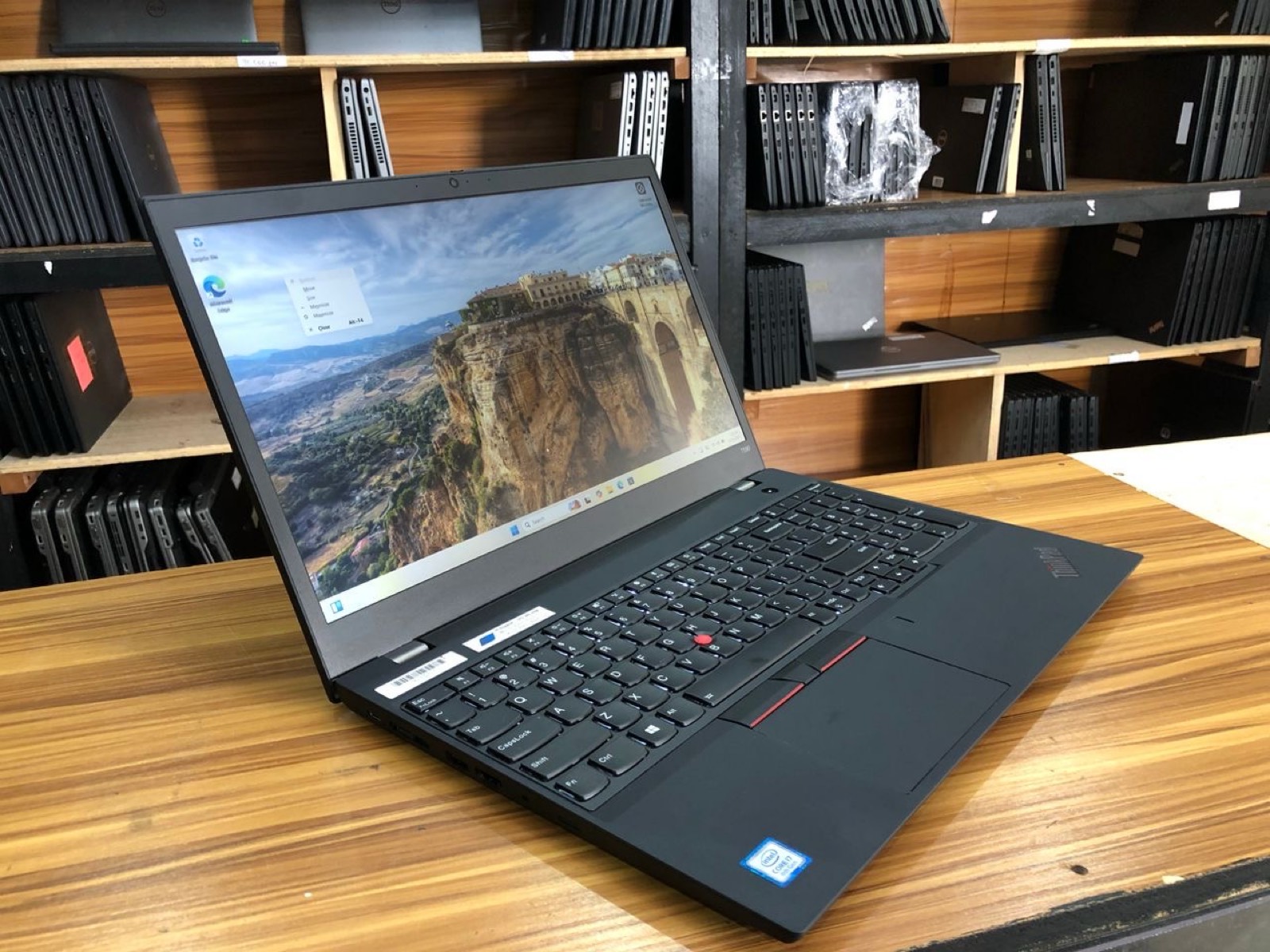 Lenovo T590