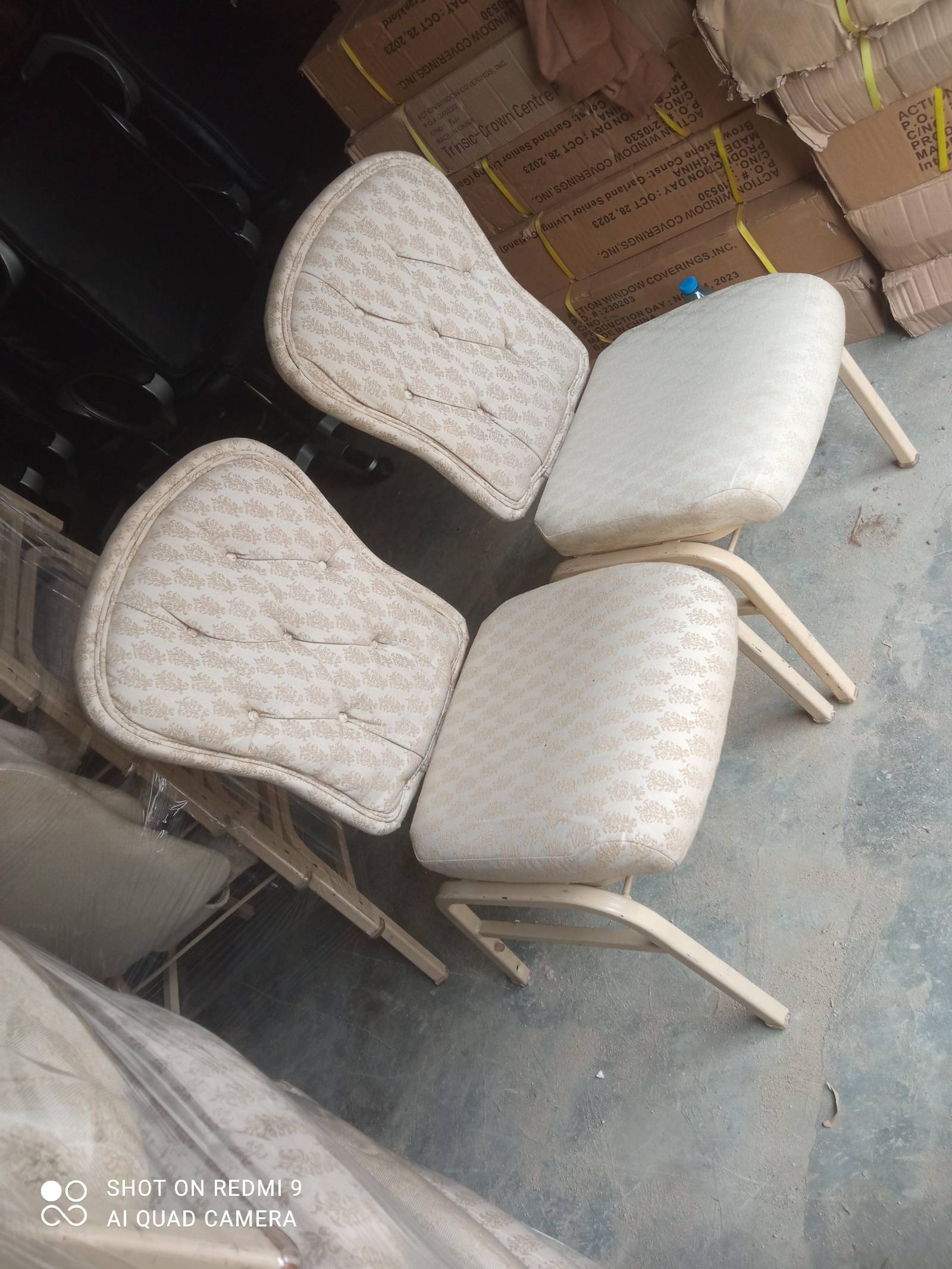 crown back banquet chairs - 2