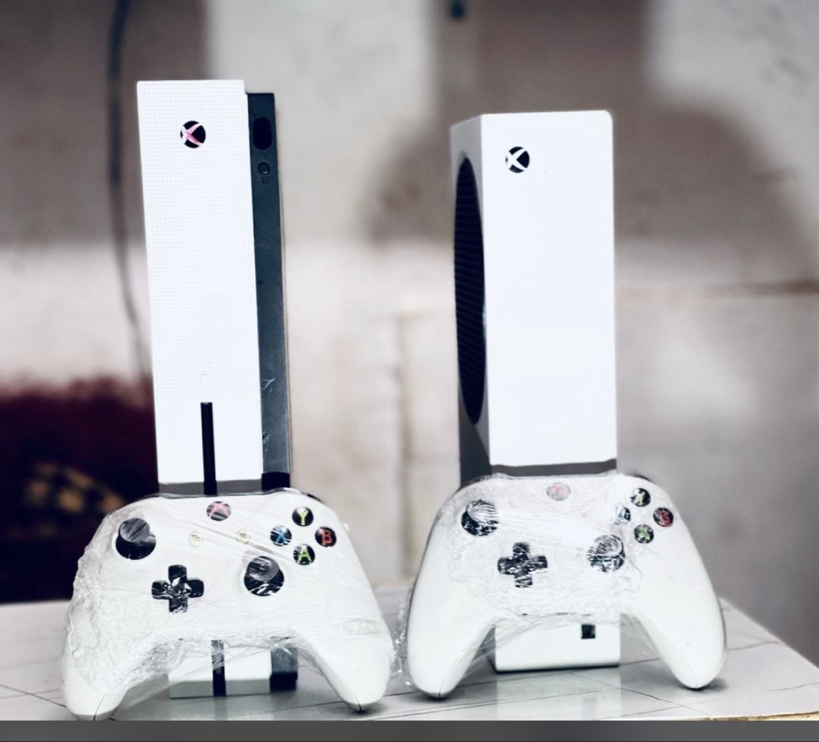 console de jeux disponible - 2