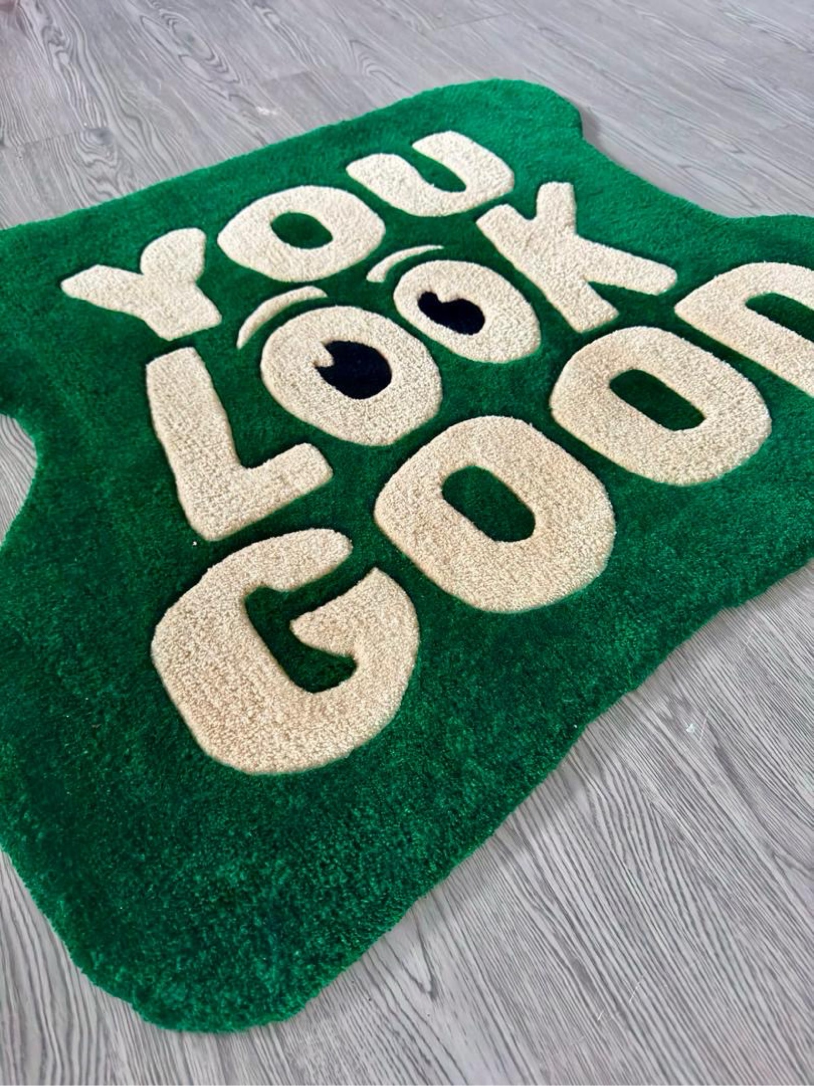 You look Good Rug (74 cm Diameter)