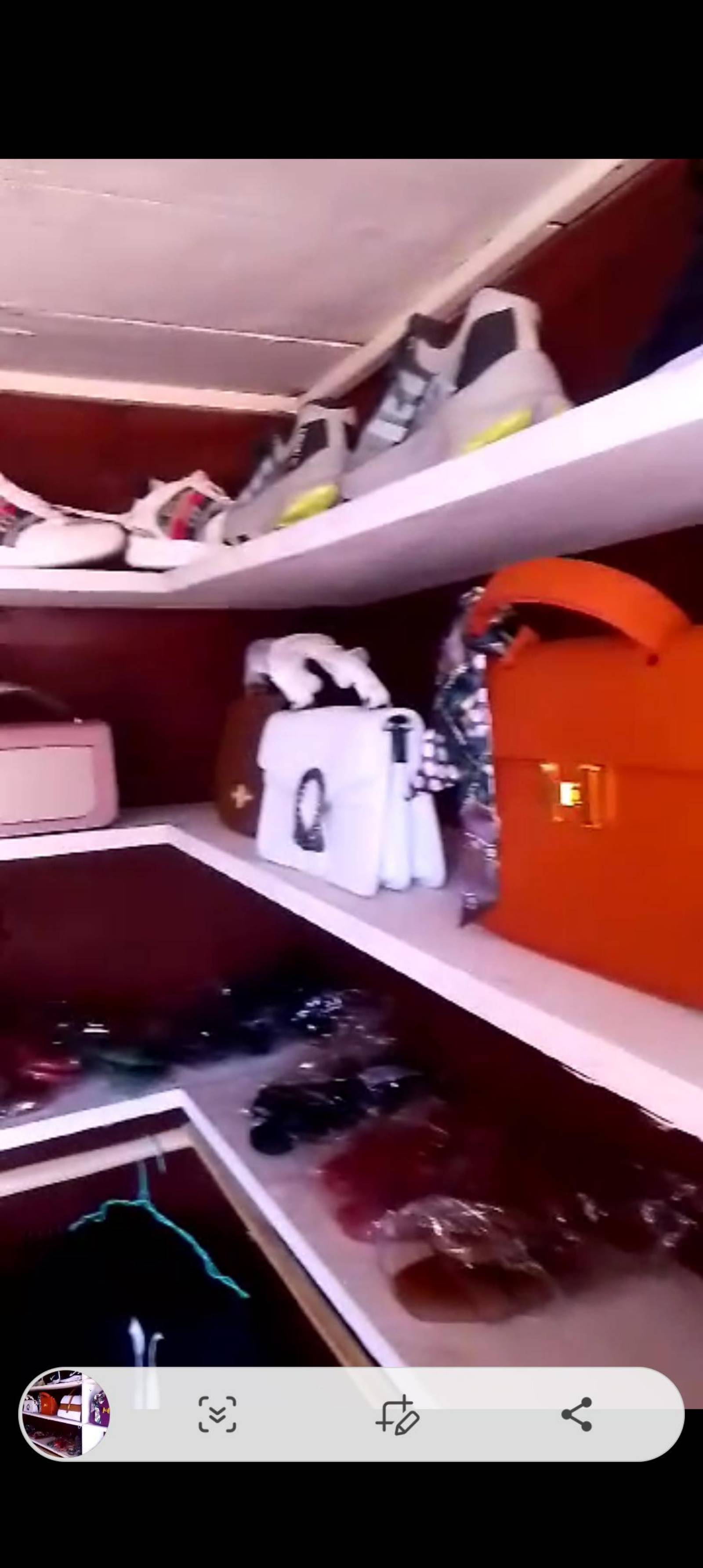 I'm selling my small shopping business for 500,000 CFA francs. I have a container with all the equipment, including... - 3