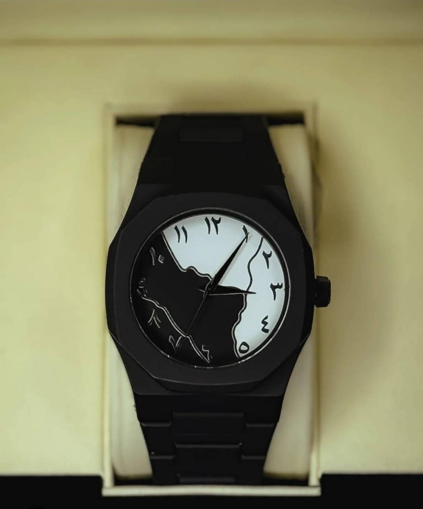 Montre arabic aura Black and White