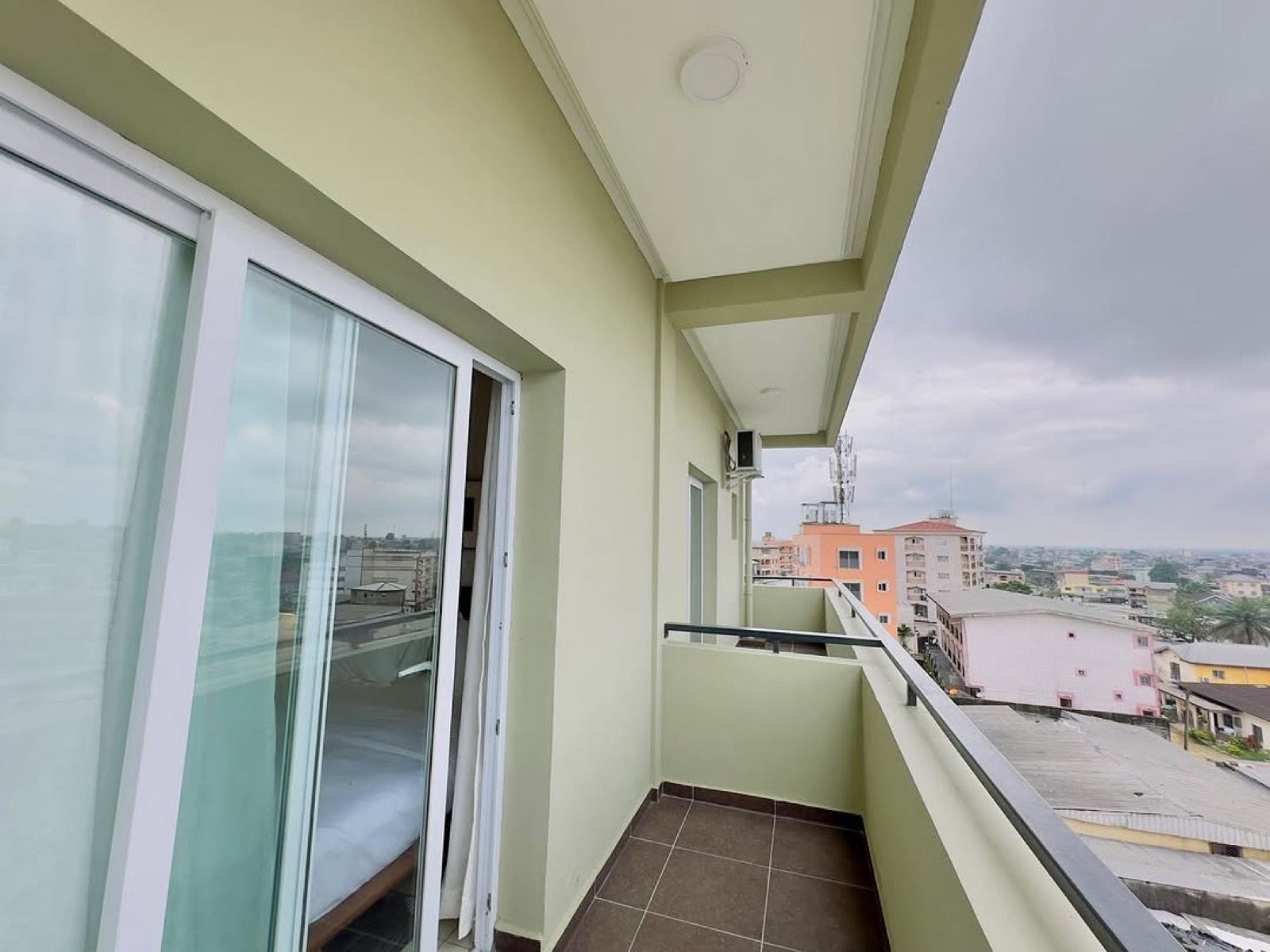 Luxury Apartment Deido Douala thumbnail 9